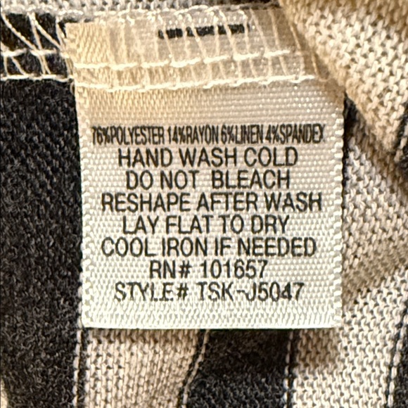 𝐓𝐑𝐄𝐒𝐈𝐂𝐒 𝐒𝐓𝐑𝐈𝐏𝐏𝐄𝐃 𝐇𝐈 𝐋𝐎 𝐁𝐔𝐓𝐓𝐎𝐍 𝐃𝐎𝐖𝐍 𝐂𝐀𝐑𝐃𝐈𝐆𝐀𝐍 -𝐃𝐑𝐄𝐒𝐒 𝐏𝐎𝐂𝐊𝐄𝐓𝐒 - Picture 5 of 6